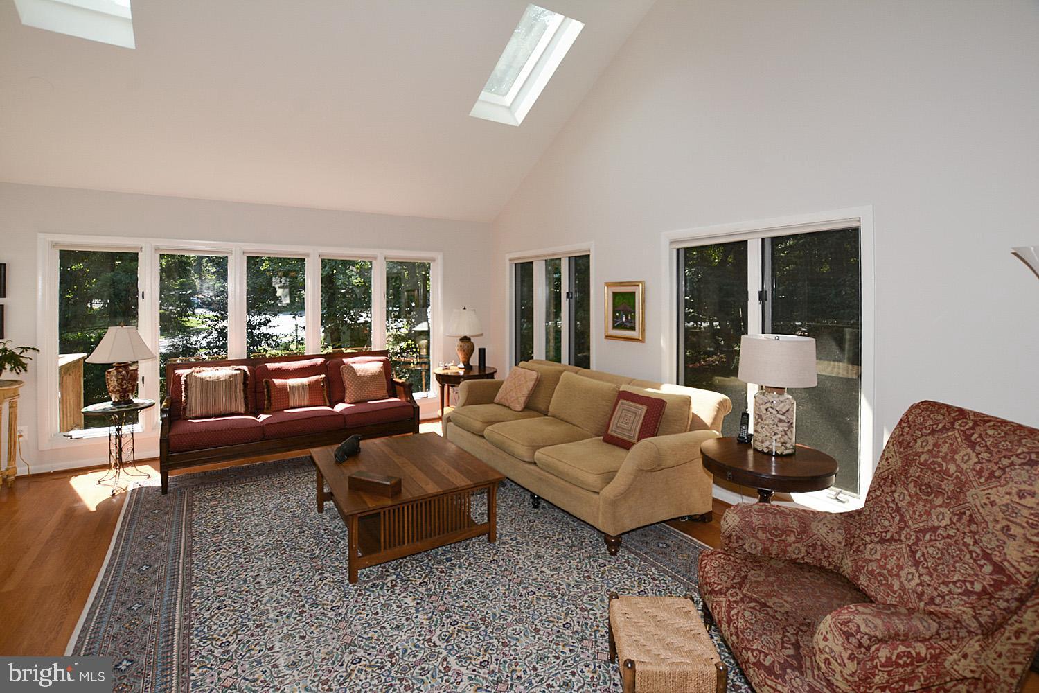 11615 Chapel Cross Way Reston, VA 20194 - Photo 7 of 40 Wood flooring throughout main level!
