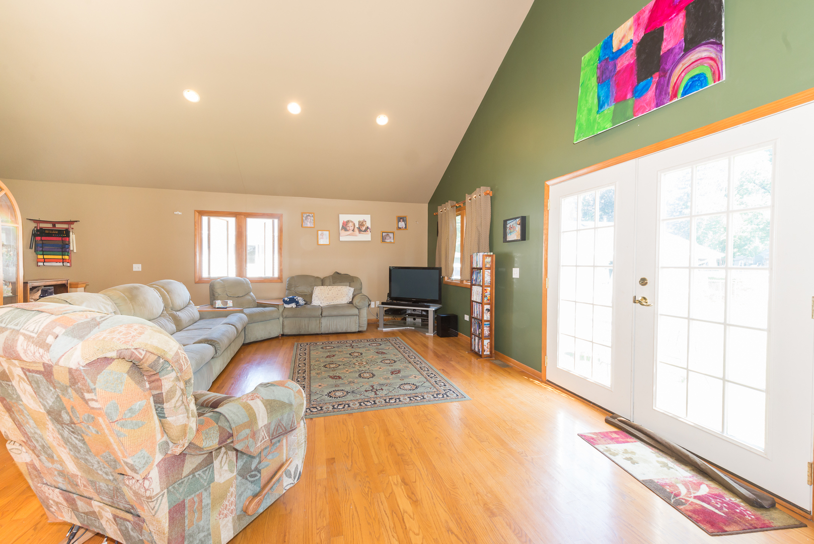 1S183 Valley Road Lombard, IL 60148 - Photo 7 of 25 a bed room with a bed and a large window