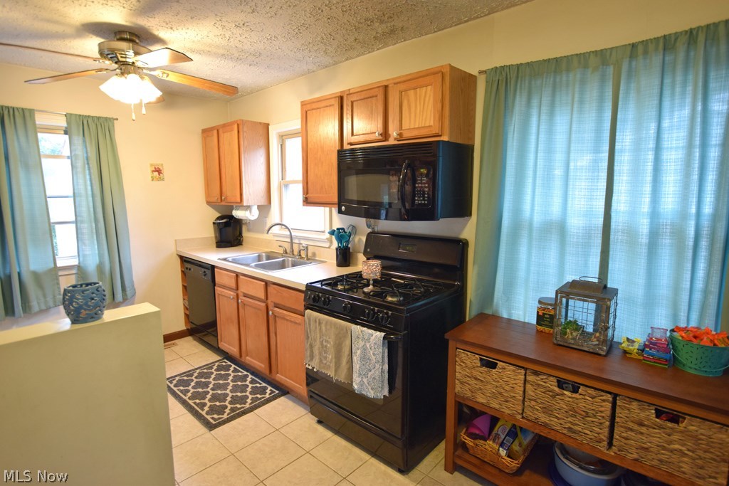 5946 Pearl Road Cleveland, OH 44130 - Photo 5 of 13