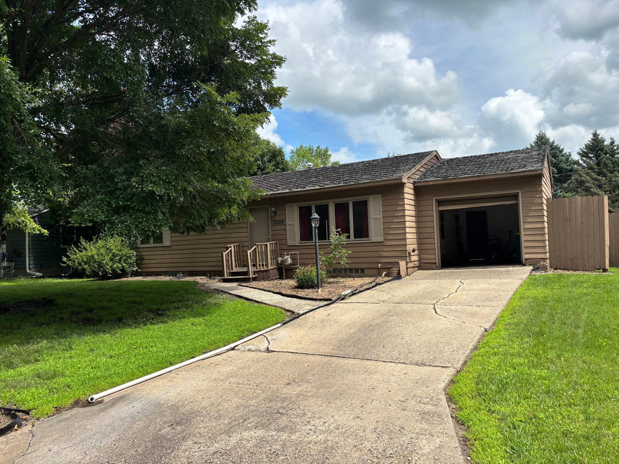 1306 Crestview Road Albert Lea, MN 56007 - Photo 1 of 30