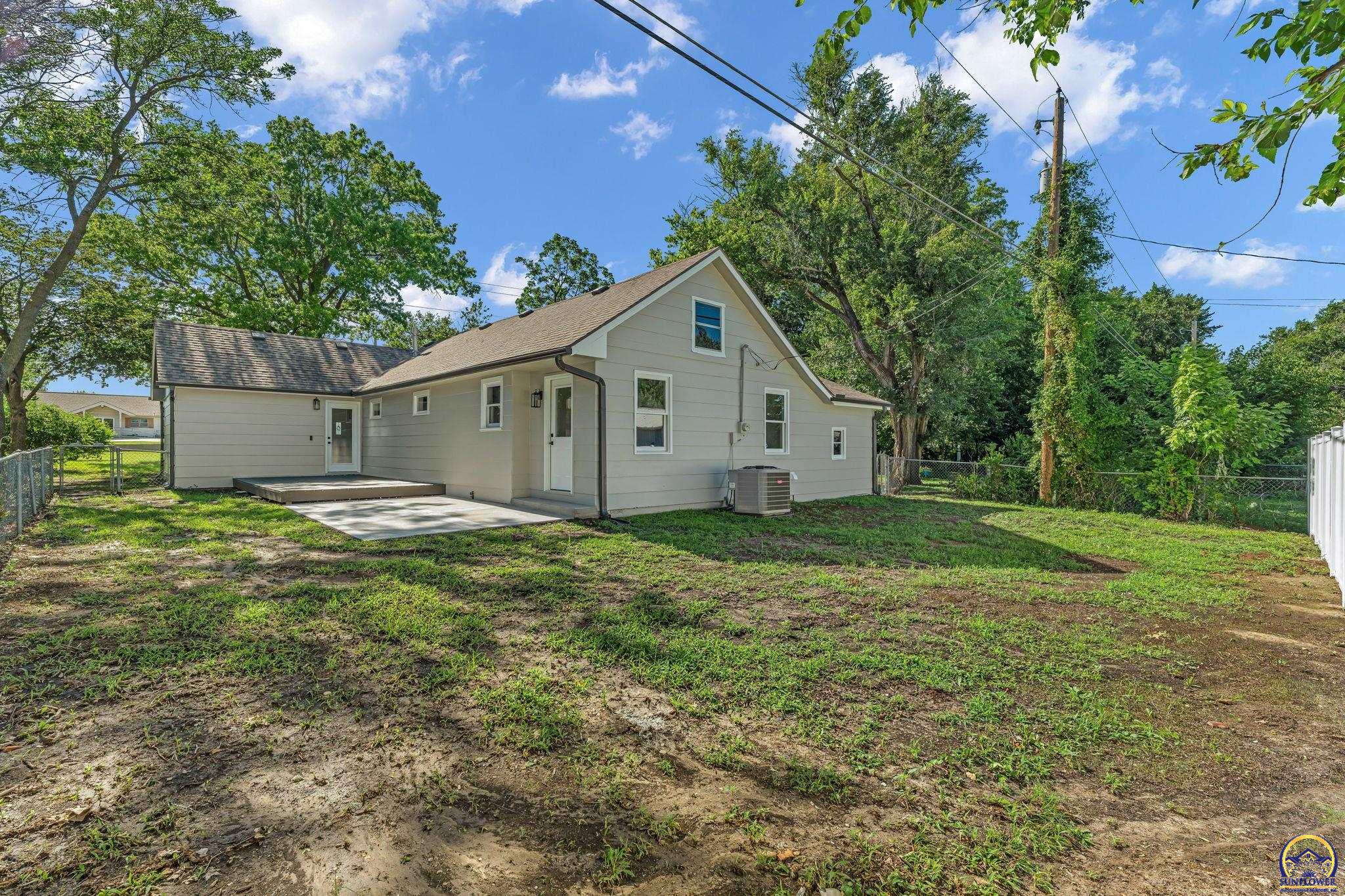 1900 Southwest Fairlawn Road Topeka, KS 66604 - Photo 30 of 34