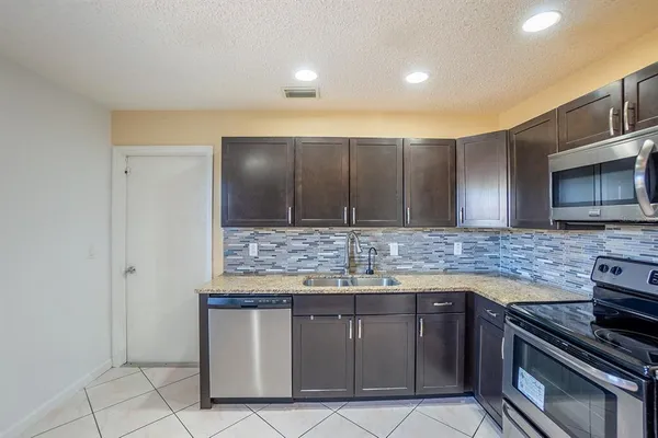 $365,000 | 6 Westgrill Drive, Palm Coast, FL 32164