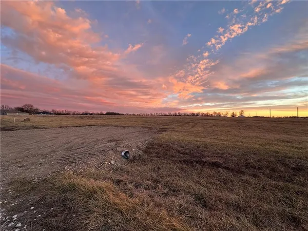 $140,000 | 1002 Southeast 750th Road, Windsor, MO 65360
