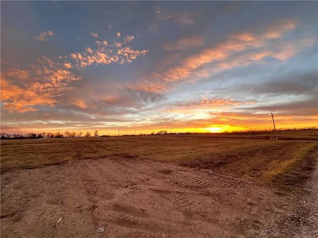 $140,000 | 1002 Southeast 750th Road, Windsor, MO 65360