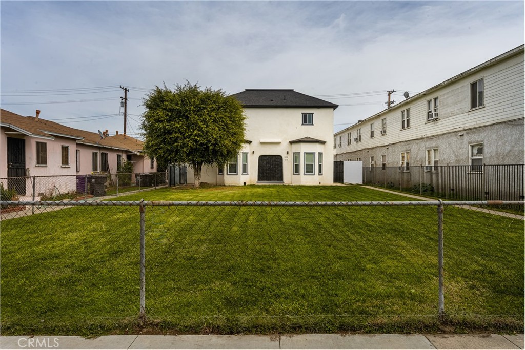 1606 Chestnut Avenue Long Beach, CA 90813 - Photo 2 of 25