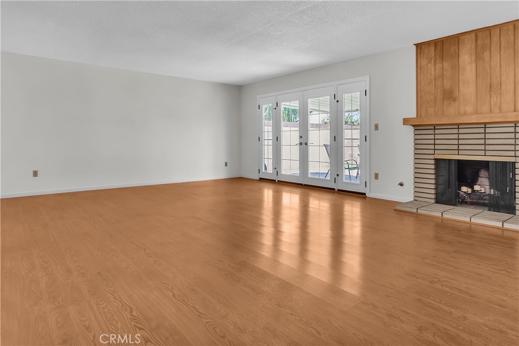 2874 Heather Road Long Beach, CA 90815 - Photo 4 of 37 Living room