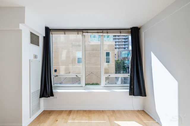 $2,500 | 33 West Ontario Street, Unit 15C, Chicago, IL 60654
