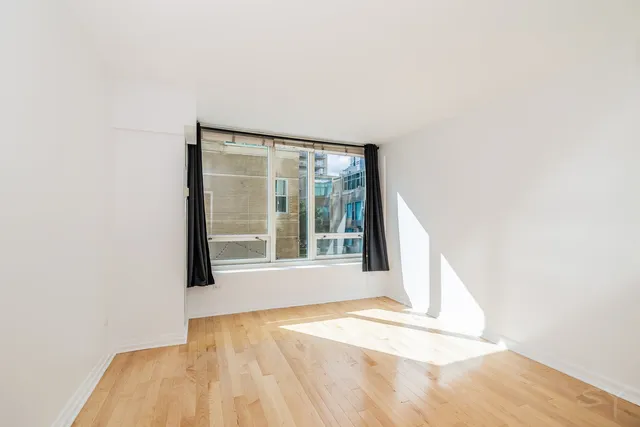 $2,500 | 33 West Ontario Street, Unit 15C, Chicago, IL 60654