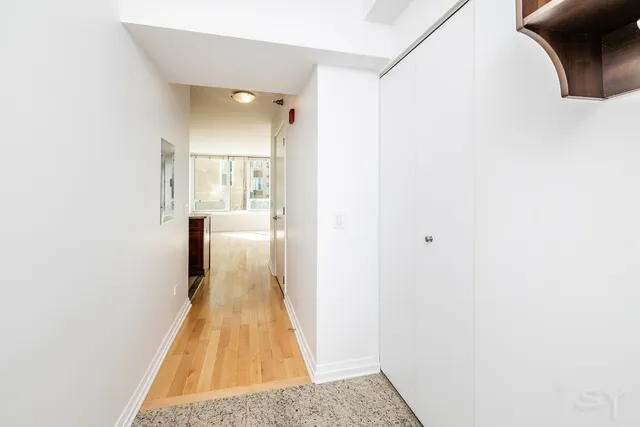 $2,500 | 33 West Ontario Street, Unit 15C, Chicago, IL 60654