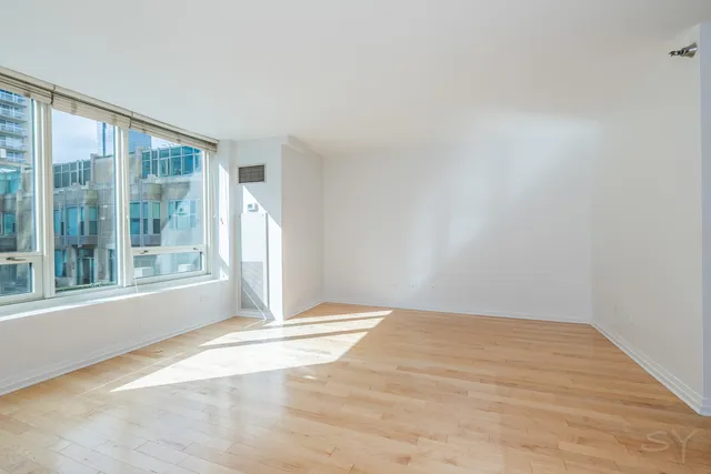 $2,500 | 33 West Ontario Street, Unit 15C, Chicago, IL 60654