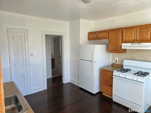 $1,600 | 219 Columbia Street, Unit 2, New Britain, CT 06052