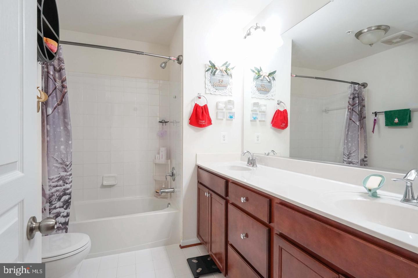 1932 Rushley Road Baltimore, MD 21234 - Photo 18 of 29 UPPER LEVEL HALL BATH