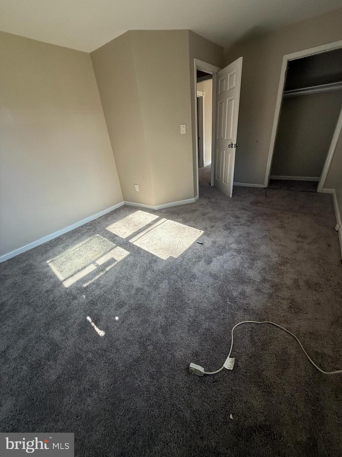 208 68th Place Capitol Heights, MD 20743 - Photo 5 of 15 an empty room with an empty space