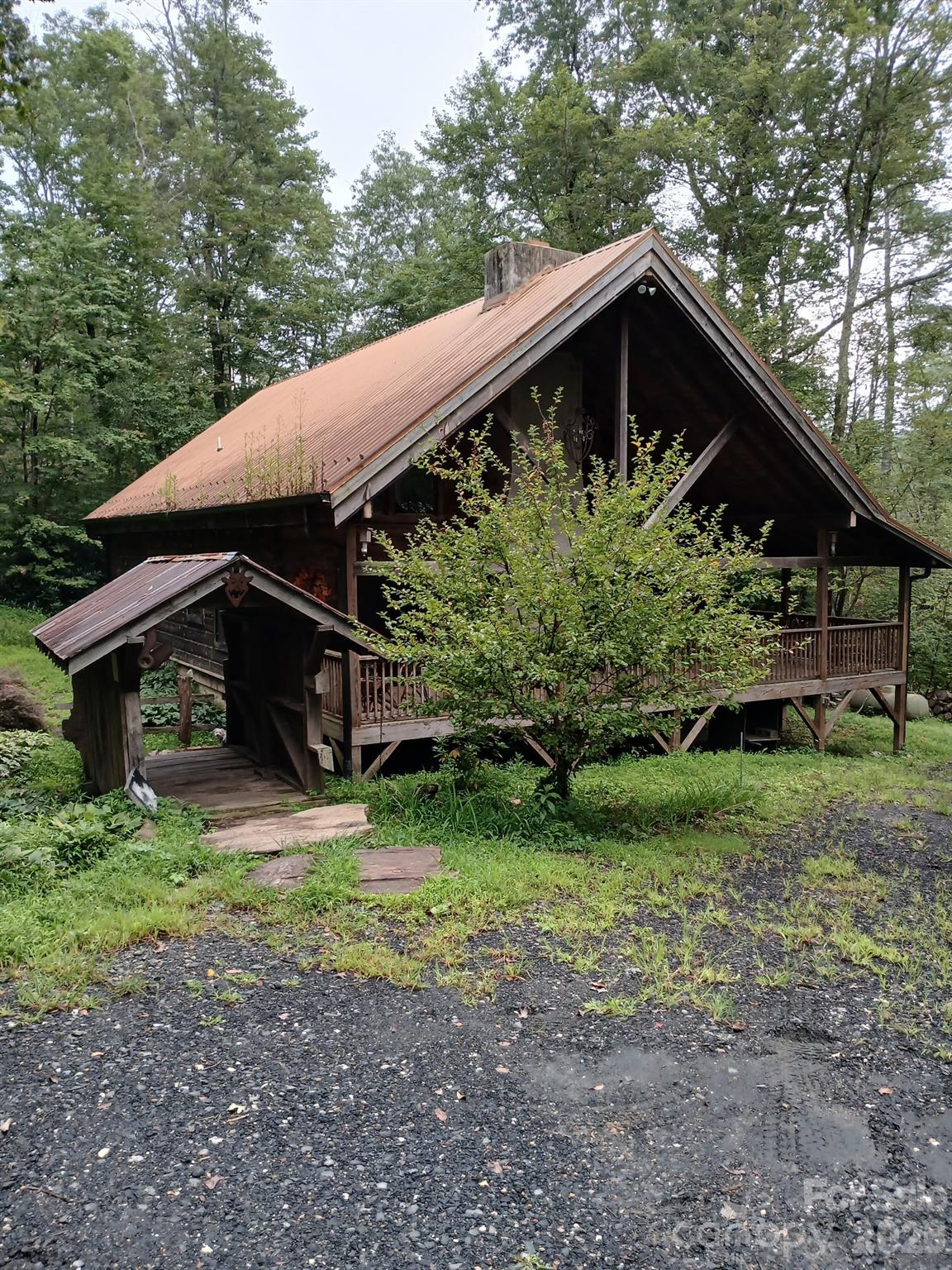 1694 Humpback Mountain Road Spruce Pine, NC 28777 - Photo 2 of 25