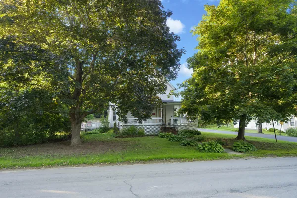 $209,000 | 8 Grove Street, Newport, ME 04953