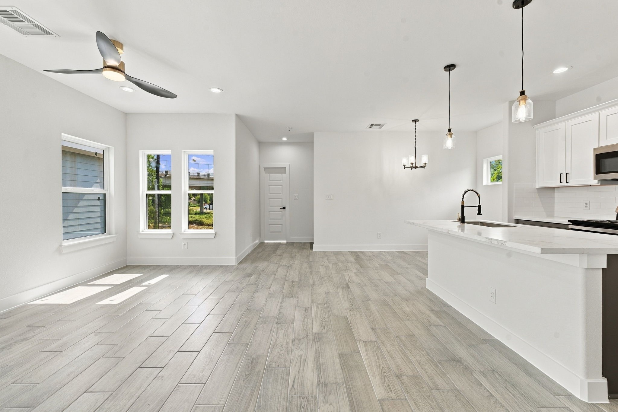 8707 Westcott Road, Unit A B Houston, TX 77016 - Photo 27 of 39 Gallery Image 27