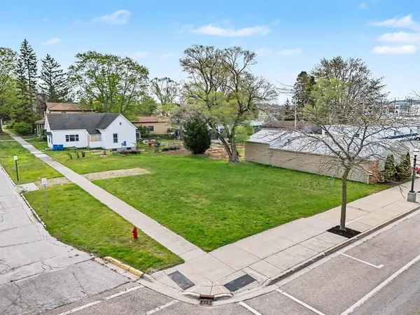 $195,000 | 603 South James Street, Ludington, MI 49431