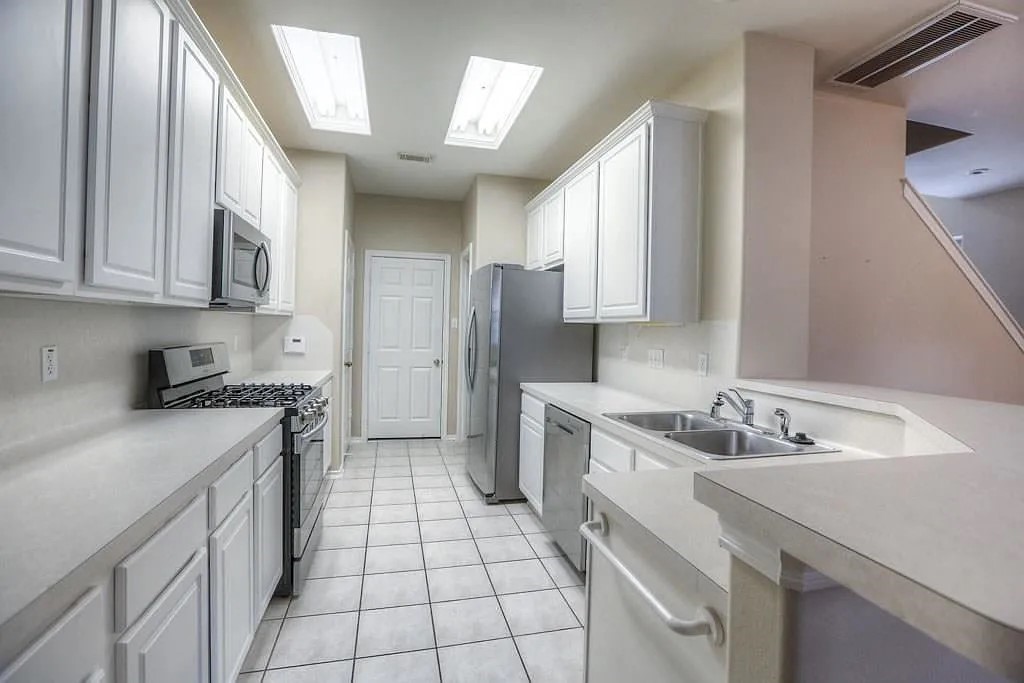 43 Blue Creek Place Spring, TX 77382 - Photo 11 of 31