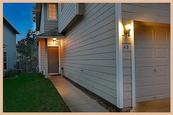 $1,890 | 43 Blue Creek Place, Spring, TX 77382