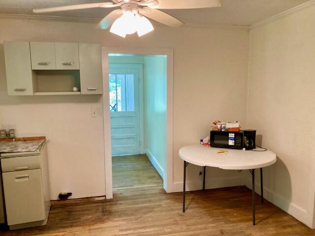17 Nowling Drive DeFuniak Springs, FL 32433 - Photo 20 of 52 a workspace with furniture and window