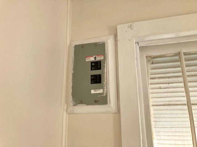 17 Nowling Drive DeFuniak Springs, FL 32433 - Photo 25 of 52 a bathroom with a shower and a door