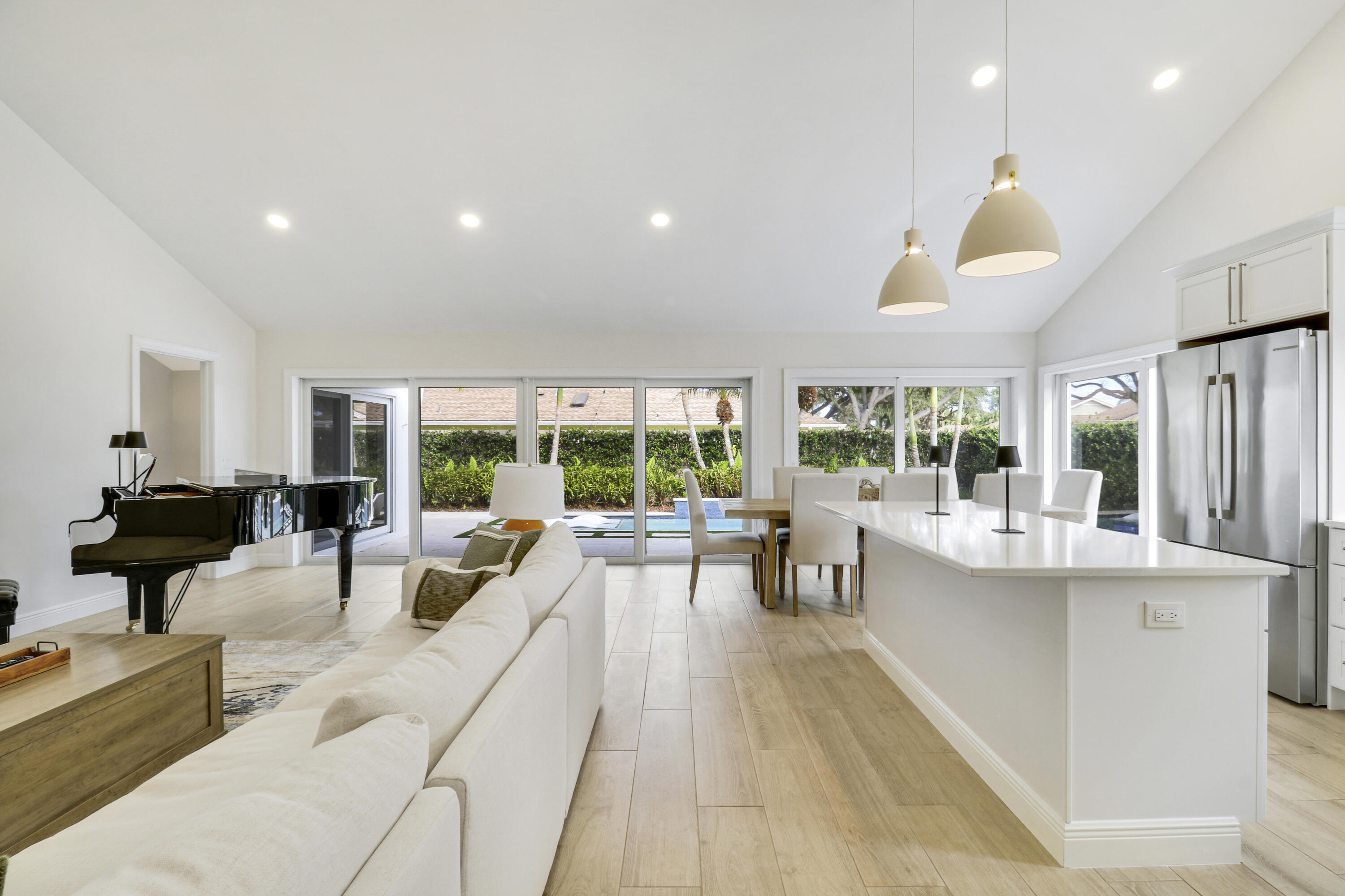 105 Ocean Pines Terrace Jupiter, FL 33477 - Photo 9 of 66 Living Area