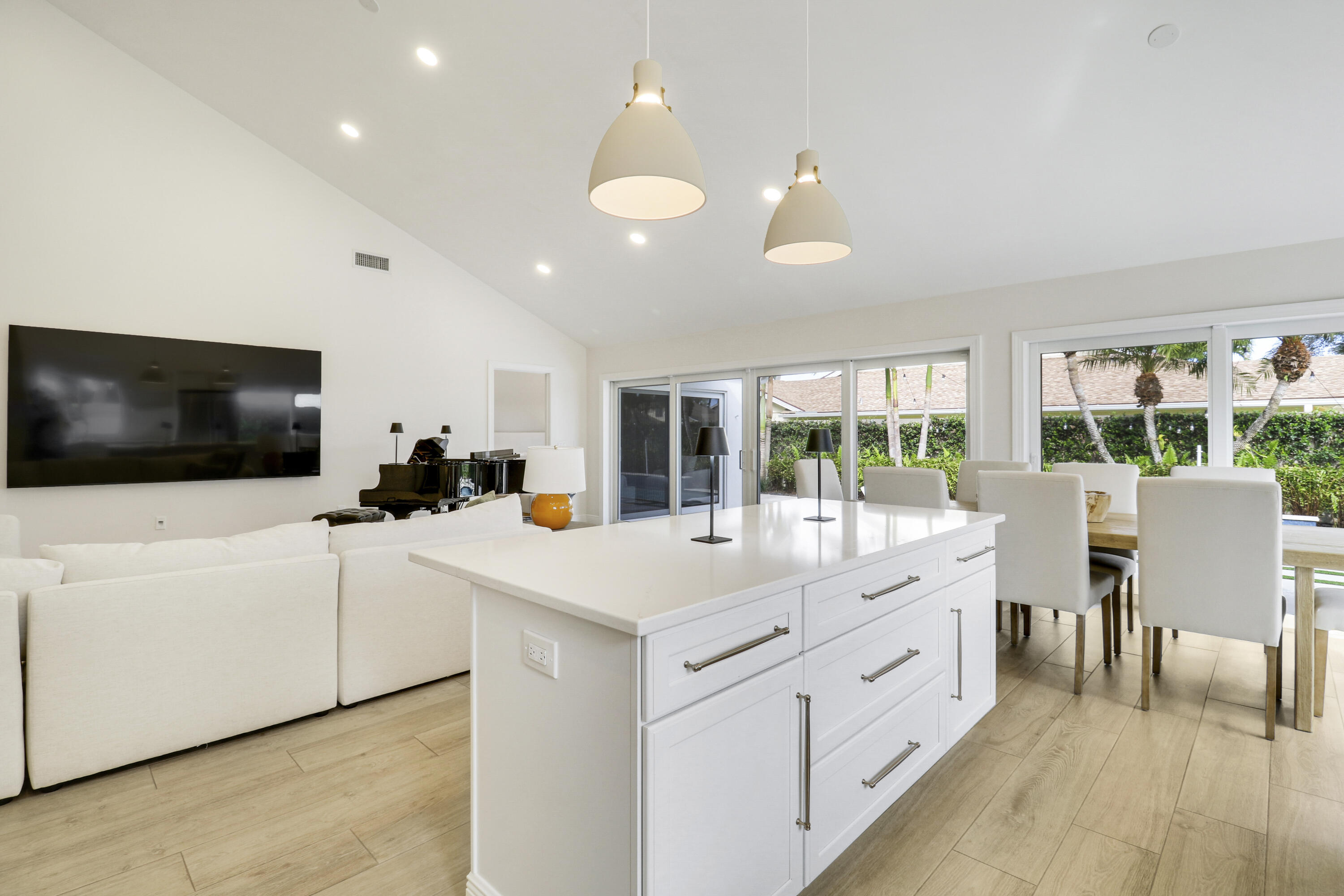 105 Ocean Pines Terrace Jupiter, FL 33477 - Photo 10 of 66 Living Area