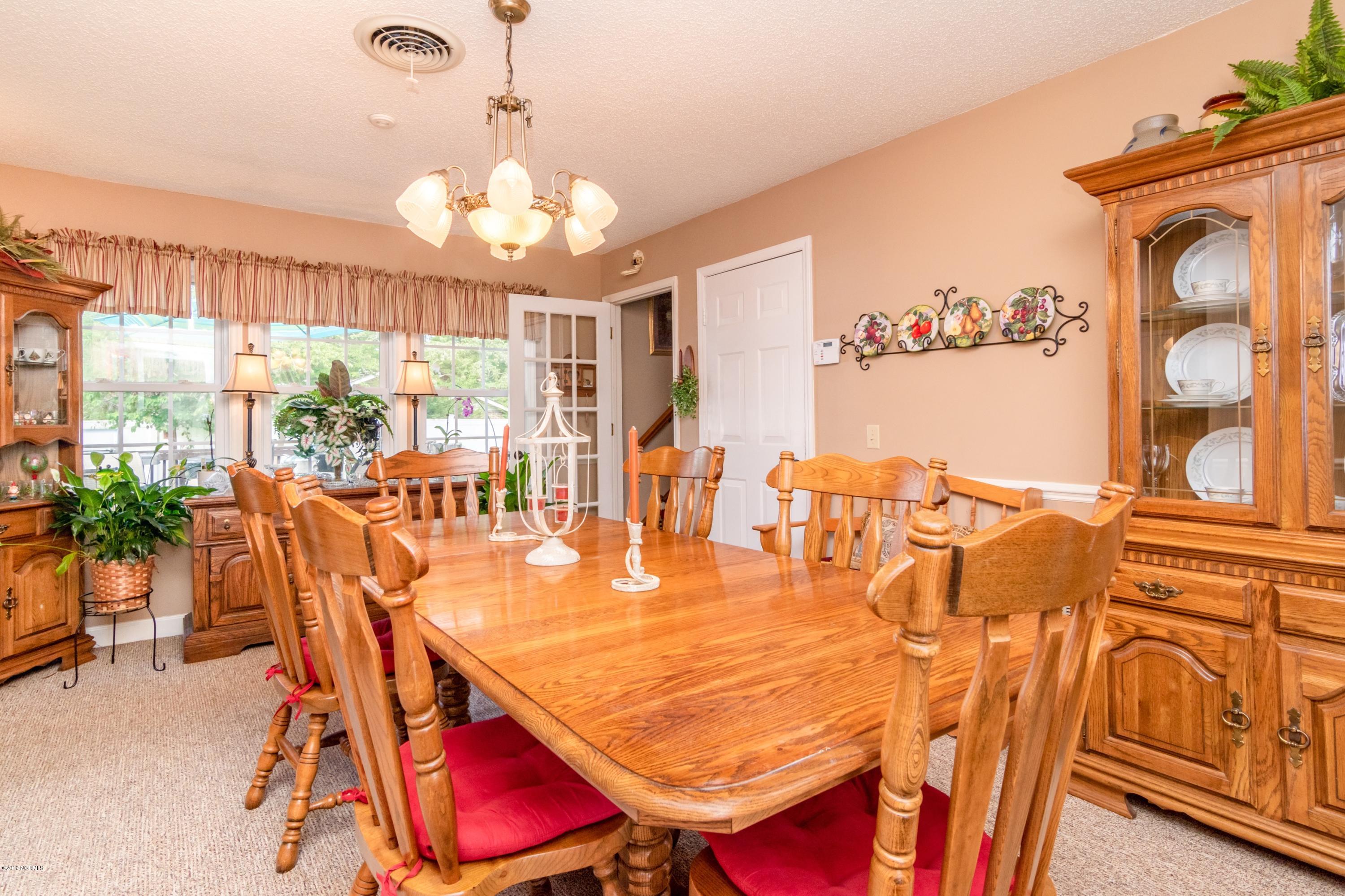 6407 River Road Washington, NC 27889 - Photo 11 of 35 011 dining room