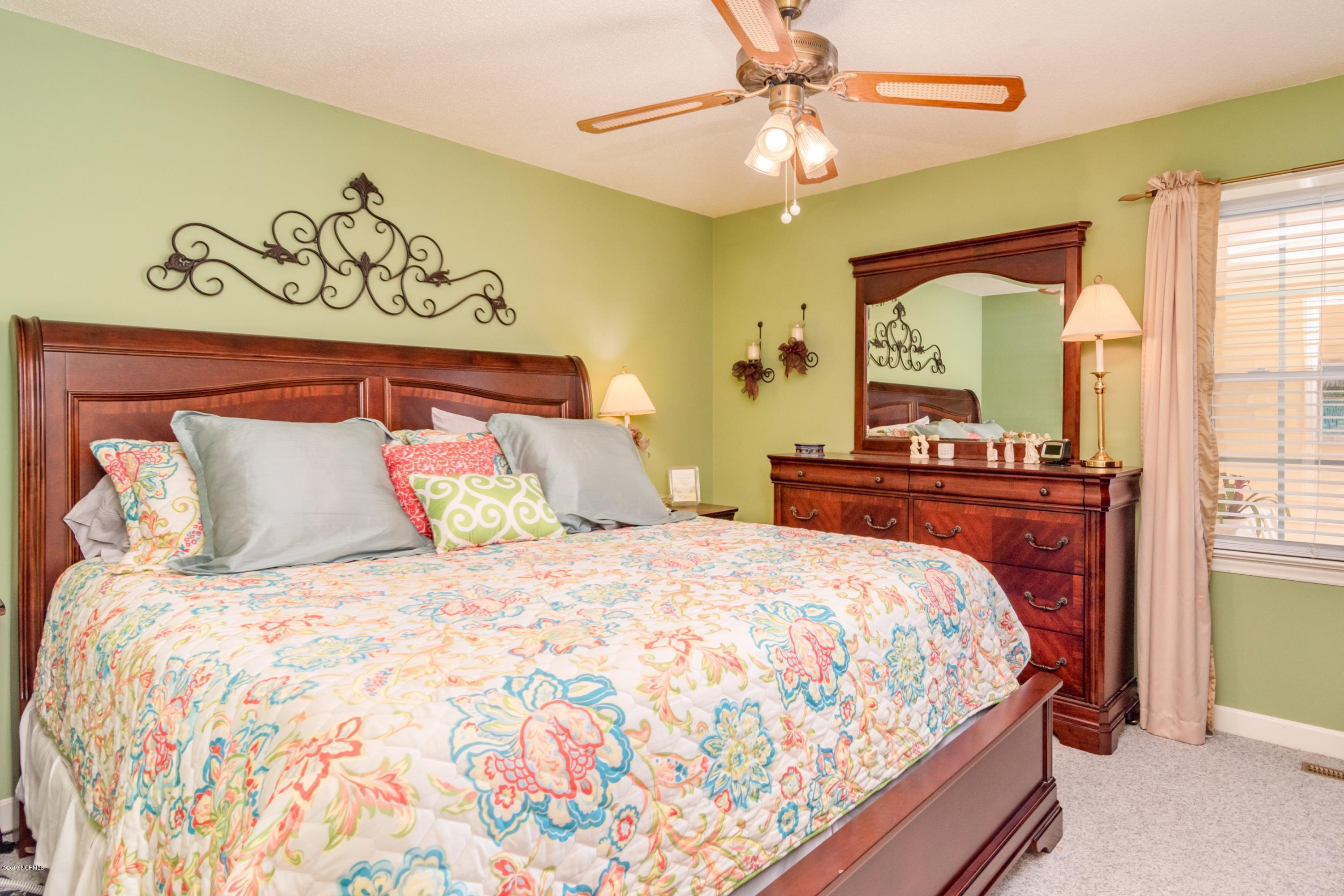 6407 River Road Washington, NC 27889 - Photo 16 of 35 016 master bedroom