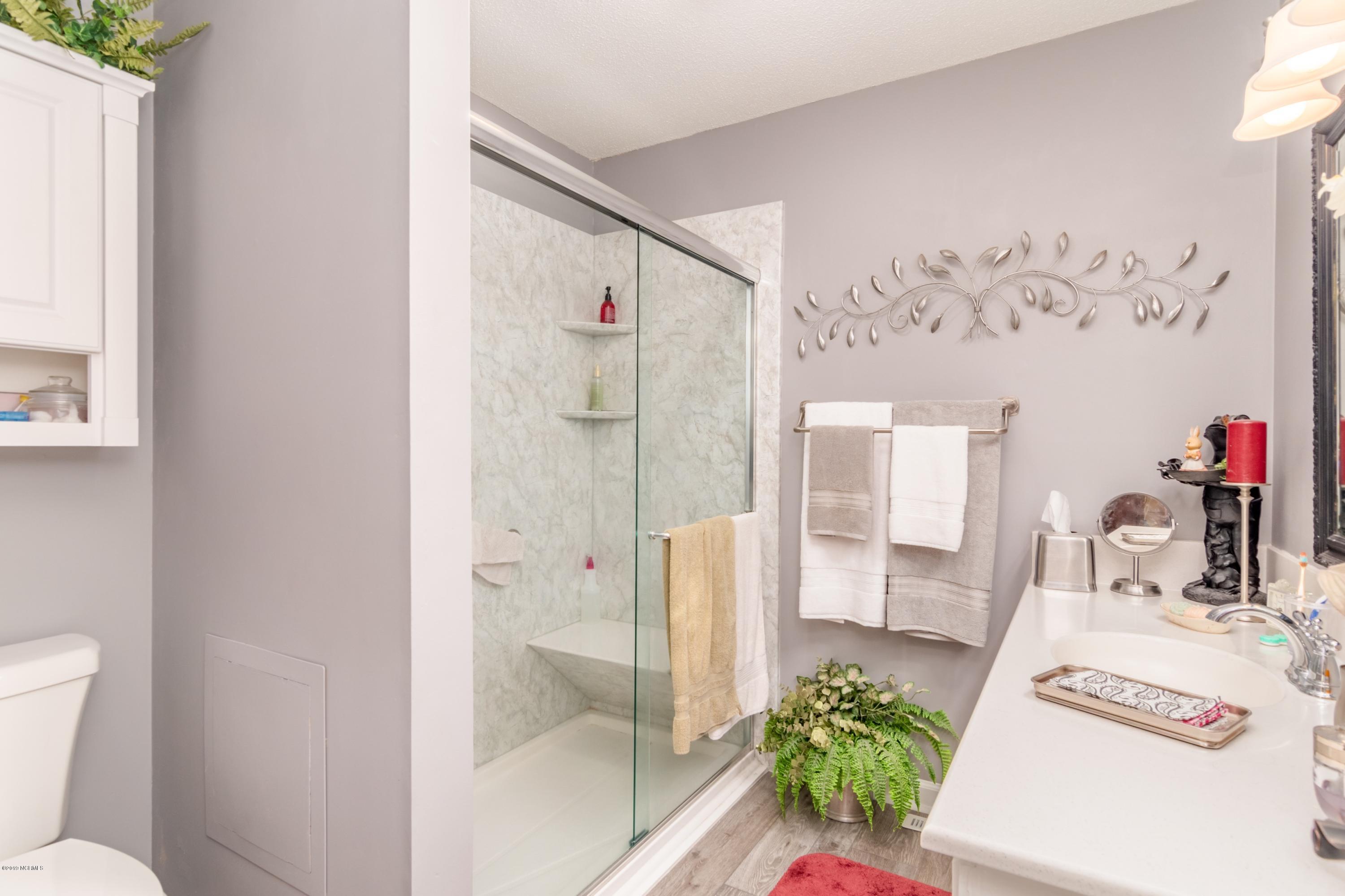6407 River Road Washington, NC 27889 - Photo 20 of 35 019 downstairs bathroom