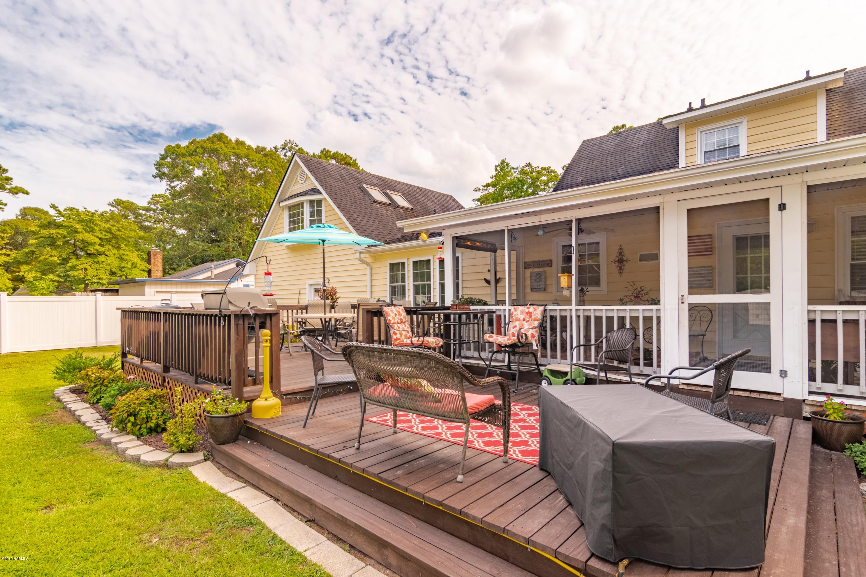 6407 River Road Washington, NC 27889 - Photo 27 of 35 026 deck
