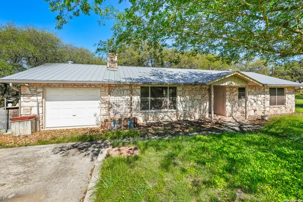 $375,000 | 101 Diamond J Road South, Pipe Creek, TX 78063