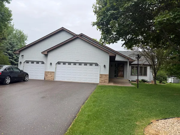 $479,000 | 17390 Greenview Circle, Lakeville, MN 55044