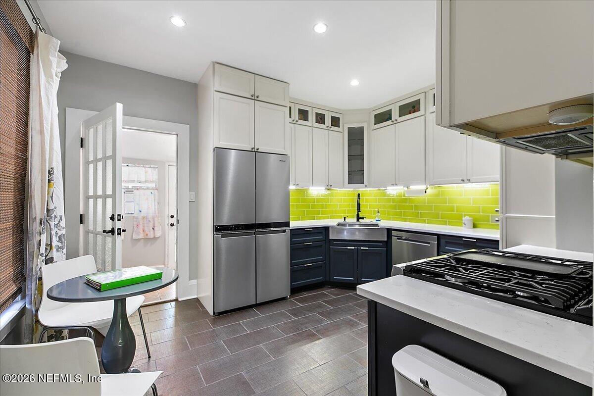 1031 Riviera Street Jacksonville, FL 32207 - Photo 8 of 34 08-Kitchen