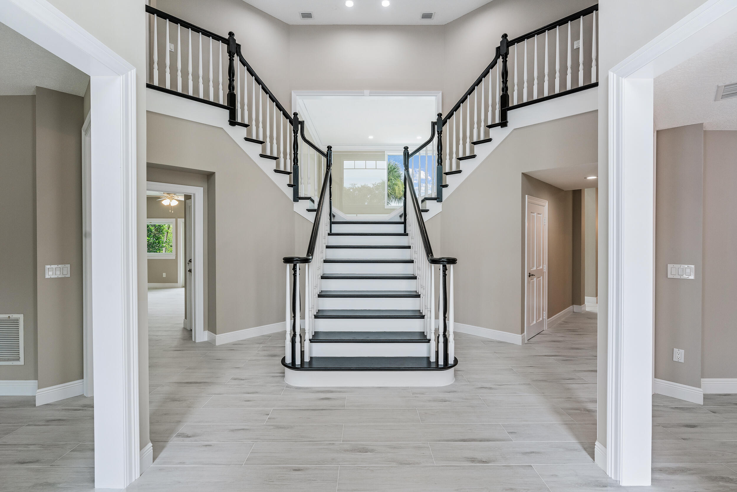 18169 Southeast Ridgeview Drive Tequesta, FL 33469 - Photo 15 of 51 18169 SE Ridgeview Dr-11