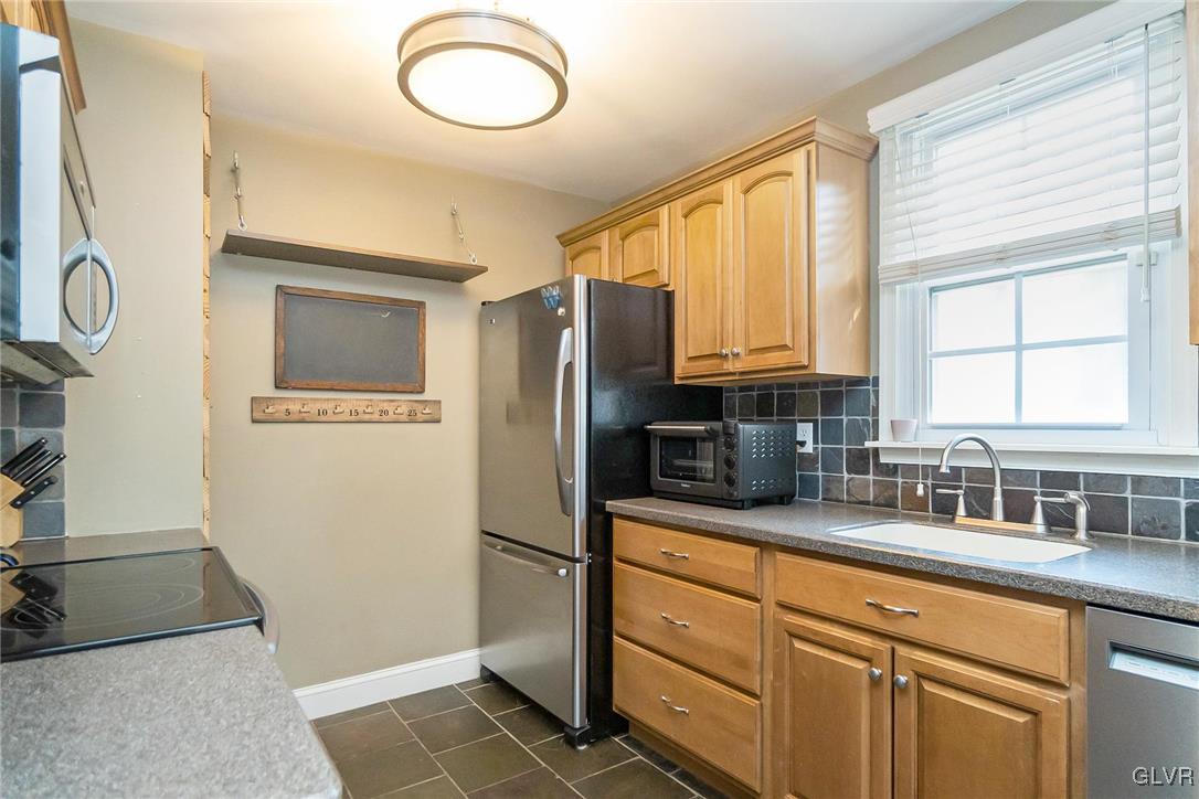 115 Cedar Road Hellertown, PA 18055 - Photo 15 of 33