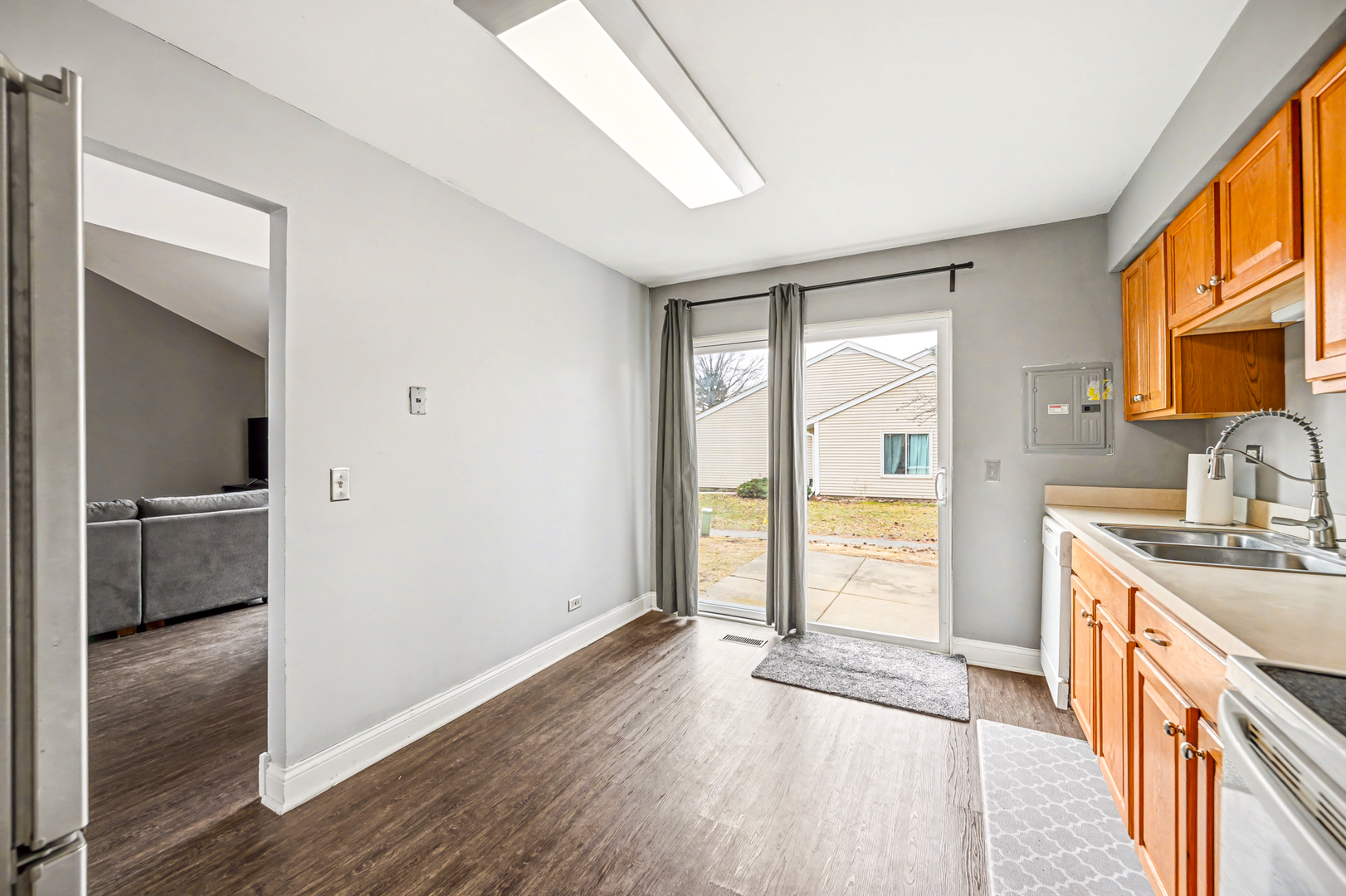 766 Colorado Court Carol Stream, IL 60188 - Photo 11 of 24