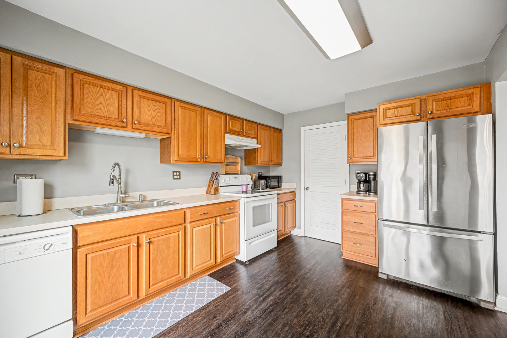 766 Colorado Court Carol Stream, IL 60188 - Photo 12 of 24