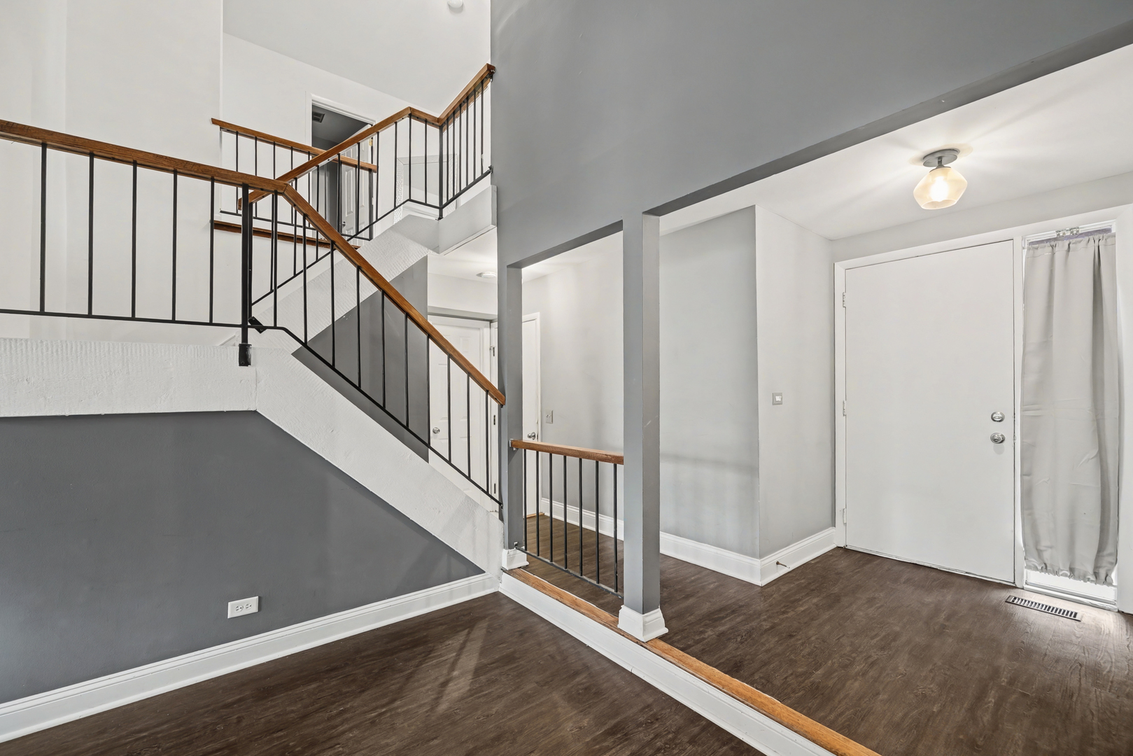 766 Colorado Court Carol Stream, IL 60188 - Photo 4 of 24