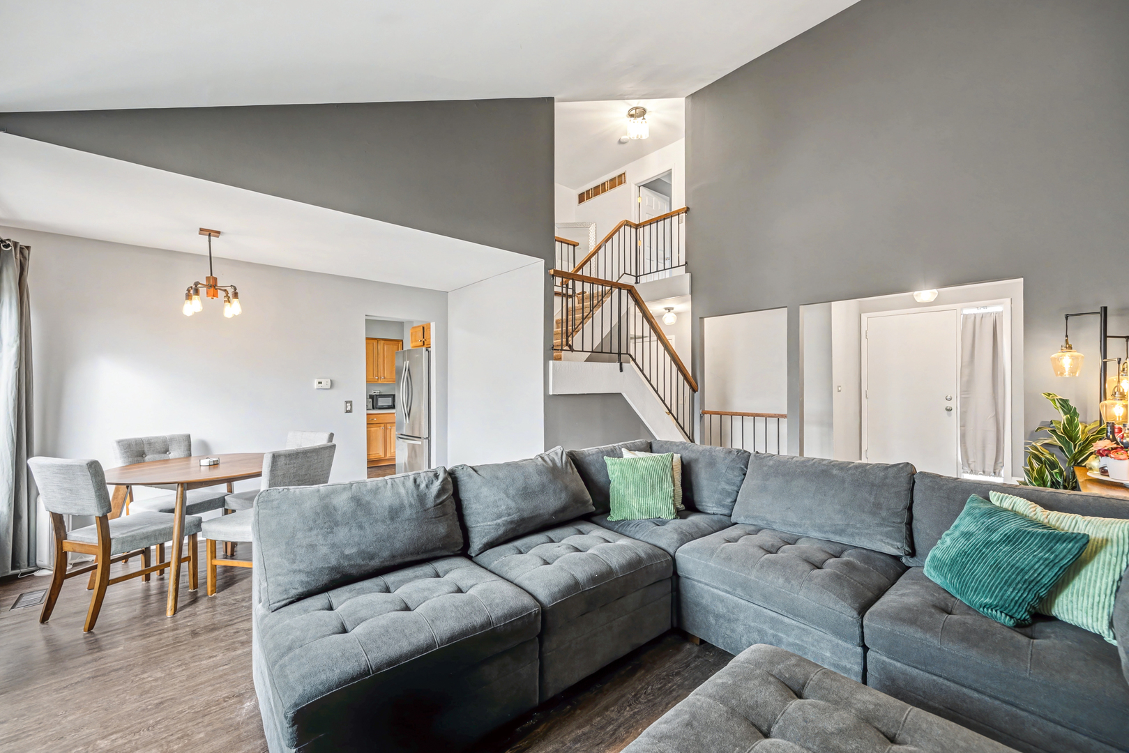 766 Colorado Court Carol Stream, IL 60188 - Photo 8 of 24