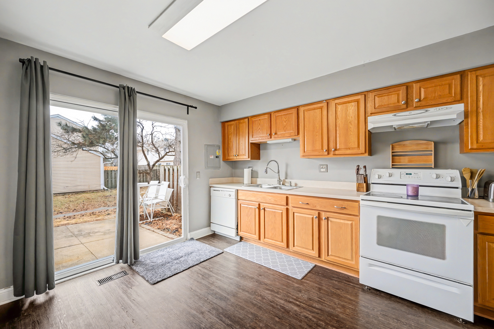 766 Colorado Court Carol Stream, IL 60188 - Photo 10 of 24