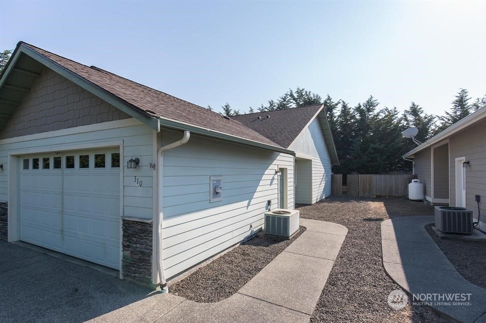 310 Choice Loop Sequim, WA 98382 - Photo 4 of 38 Gallery Image 4
