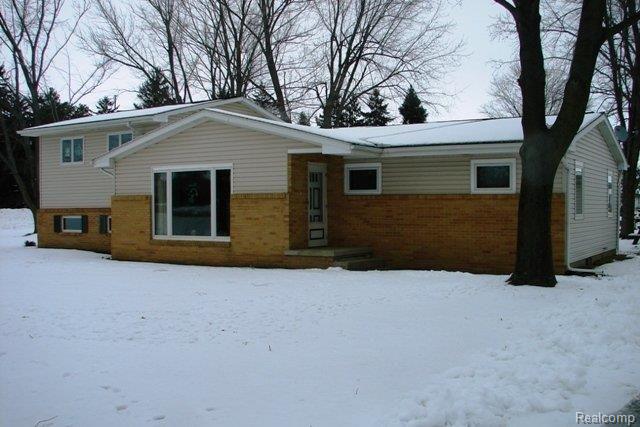 6736 Jones Road North Branch, MI 48461 - Photo 2 of 24 Jones Road Home.jpg