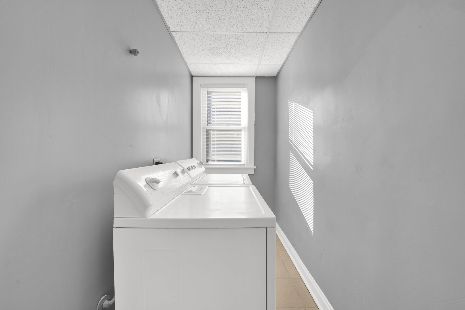1915 Vermont Street Blue Island, IL 60406 - Photo 8 of 24 a utility room with dryer and washer
