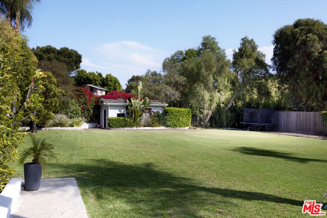 29328 Heathercliff Road Malibu, CA 90265 - Photo 43 of 46 a view of a backyard