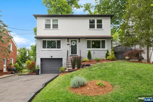 $789,000 | 11 Nottingham Road, West Orange, NJ 07052