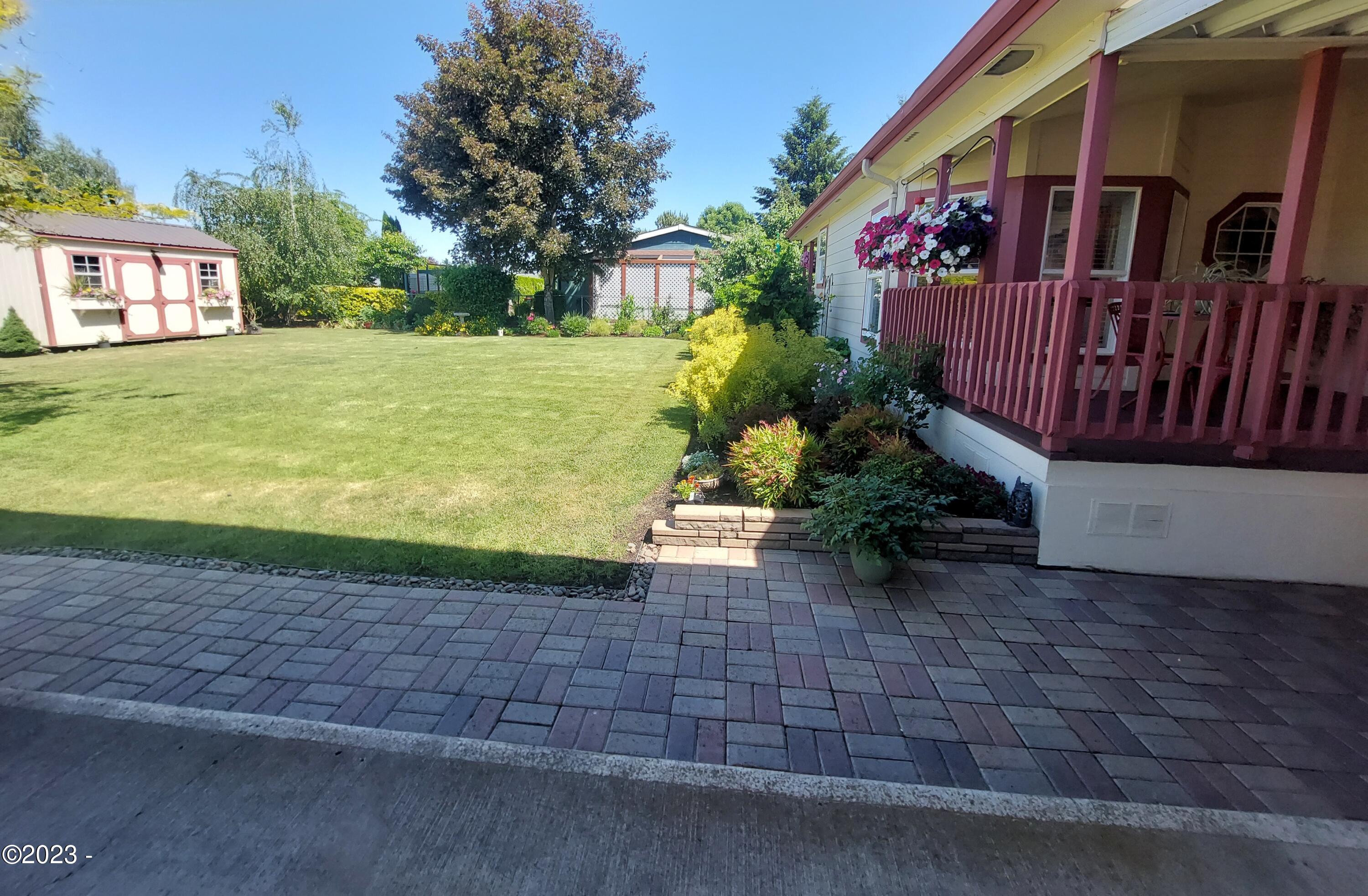 655 Northeast Burnett Road McMinnville, OR 97128 - Photo 32 of 44 Front Yard