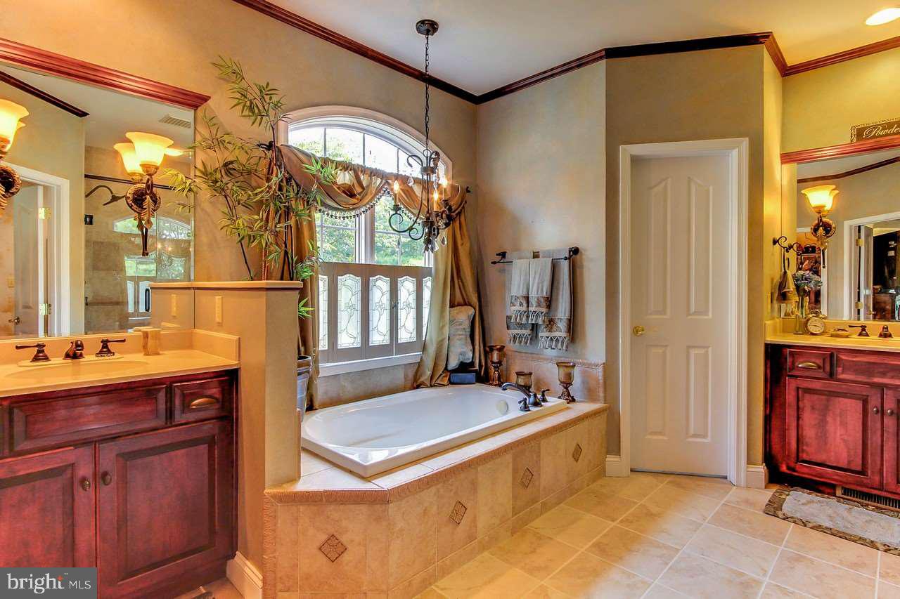 2250 Baker Road York, PA 17408 - Photo 15 of 67 Gallery Image 15