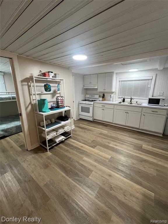977 Port Austin Road Port Austin, MI 48467 - Photo 22 of 29