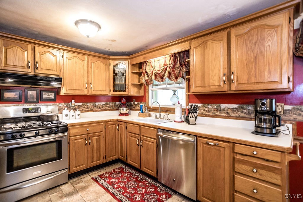 4286 Old Meadow Road Clay, NY 13041 - Photo 11 of 29